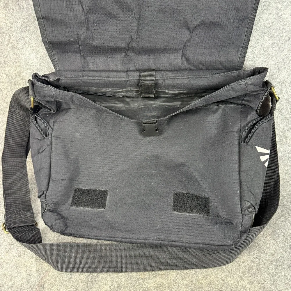Legend of Zelda Messenger Bag Adjustable Strap Shield‎ Laptop Pockets
